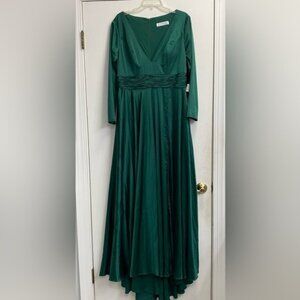 Mac Duggal 55245 Size 14 Emerald Long Sleeve Ruched Waist A-Line Slit Gown NWOT